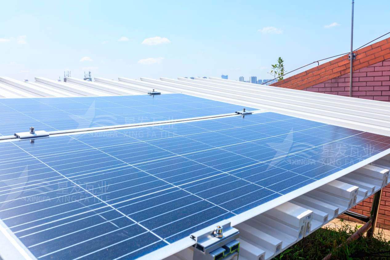 光伏屋面瓦生產(chǎn)廠家，究竟哪家品質(zhì)好，價(jià)格美麗呢？