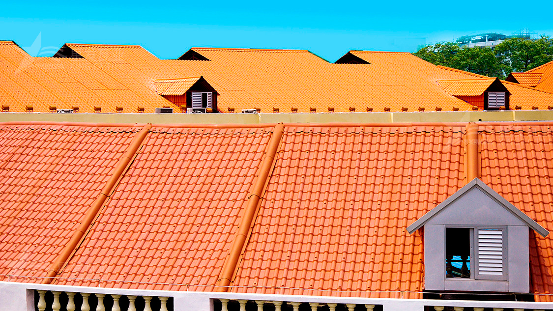 想購買材質(zhì)好的屋面瓦，到底選合成樹脂瓦好還是鋁瓦好？