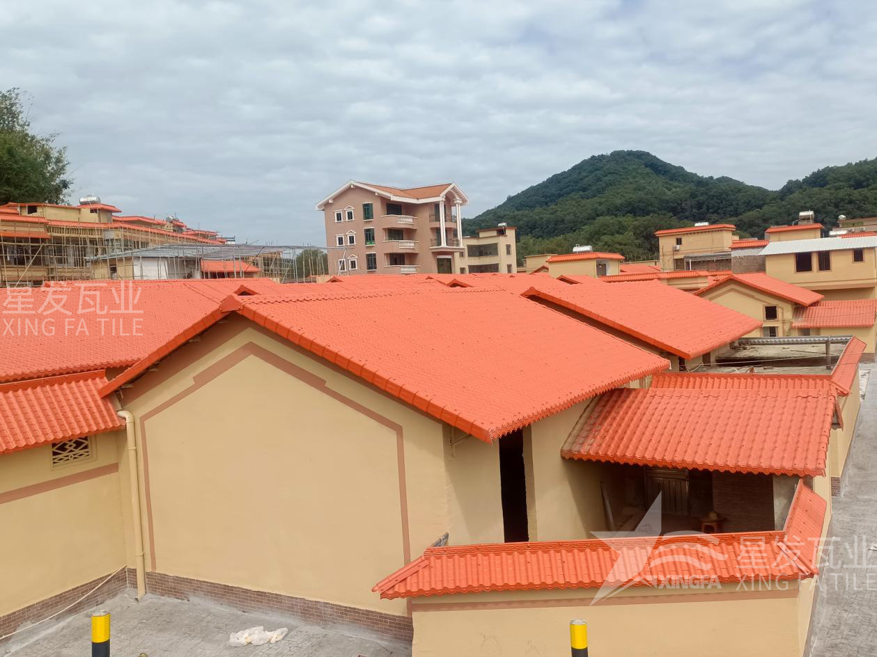 從傳統(tǒng)瓦片升級到合成樹脂瓦，讓農(nóng)村房屋煥發(fā)新生！